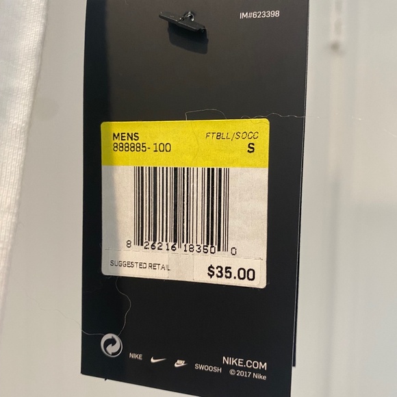 NWT!! Men’s Nike Dri Fit Cotton Shirt - Picture 2 of 3